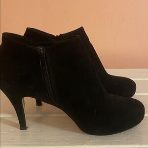 Madden Girl Black faux Suede Ankle Booties